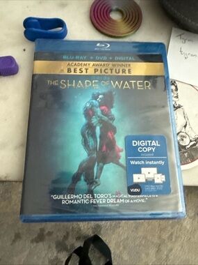Translucent Blue Blu-ray/DVD Storage Case with Back Cover Sleeve